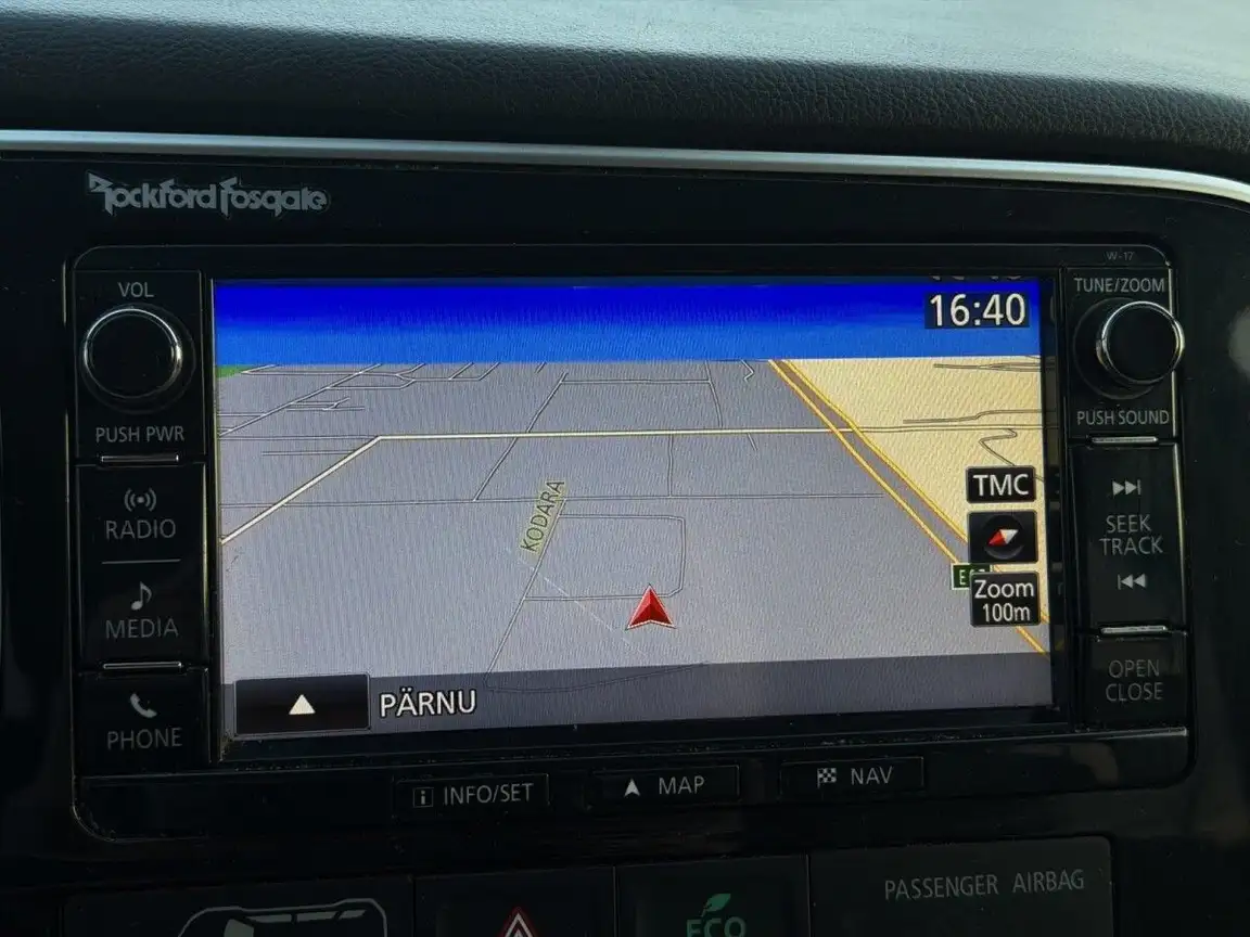 MITSUBISHI OUTLANDER