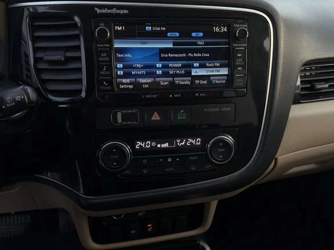 MITSUBISHI OUTLANDER