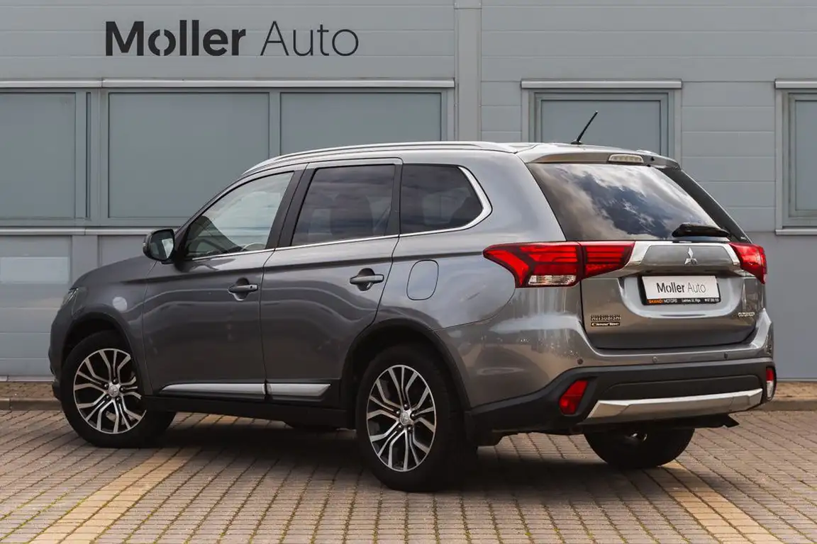 MITSUBISHI OUTLANDER