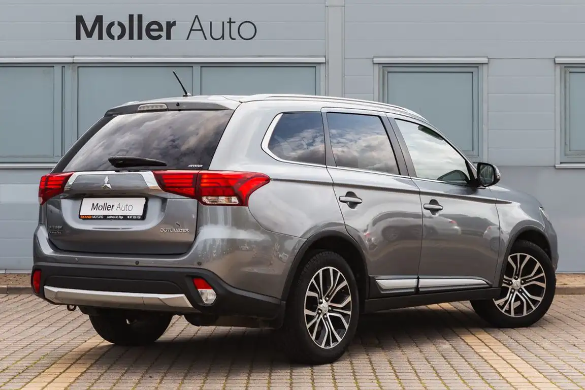 MITSUBISHI OUTLANDER
