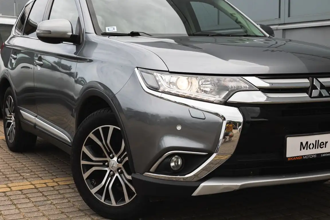 MITSUBISHI OUTLANDER