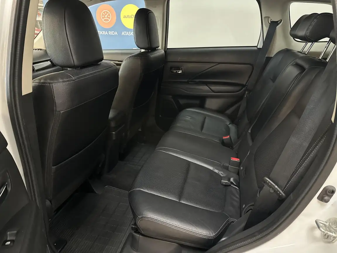 MITSUBISHI OUTLANDER