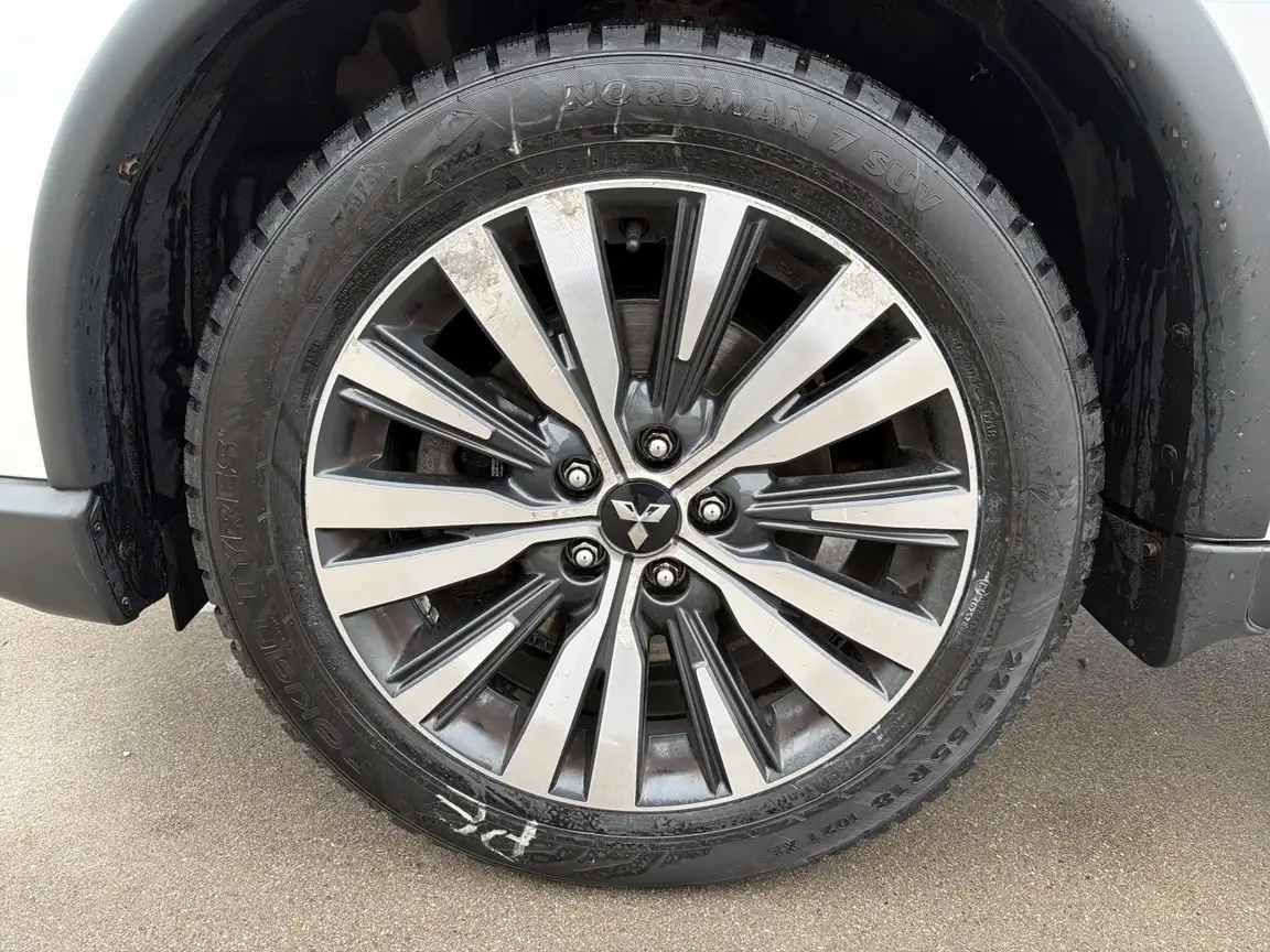 MITSUBISHI OUTLANDER