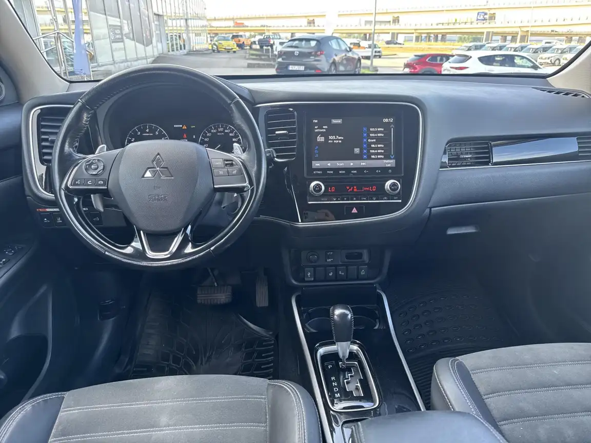 MITSUBISHI OUTLANDER