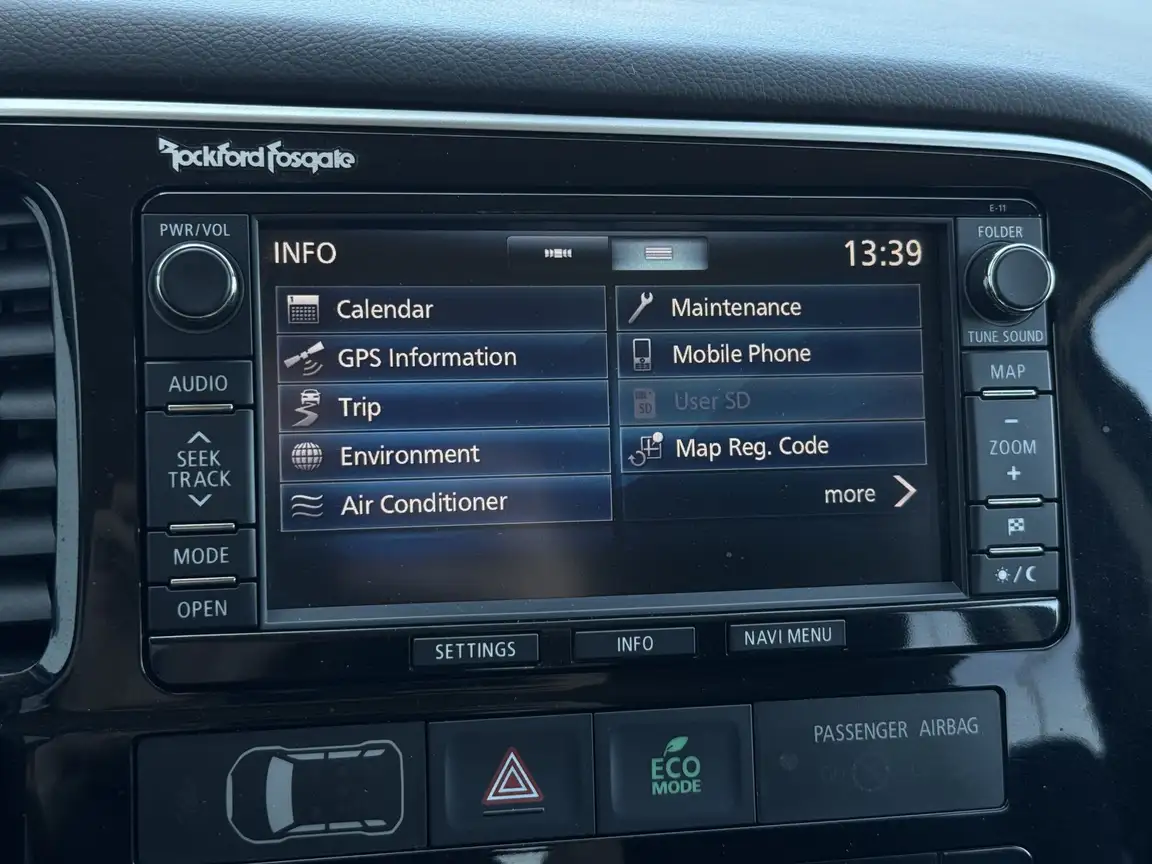 MITSUBISHI OUTLANDER