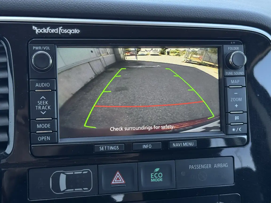MITSUBISHI OUTLANDER