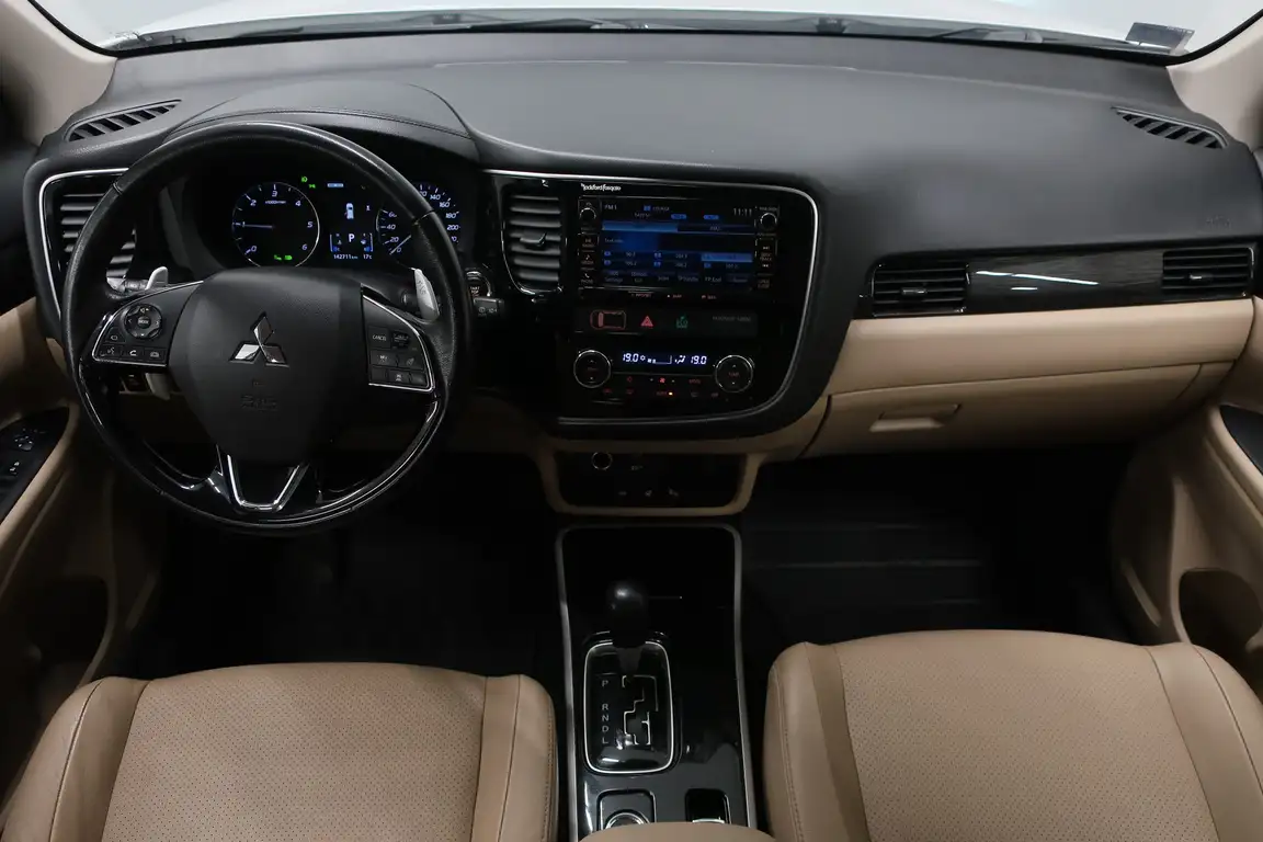MITSUBISHI OUTLANDER