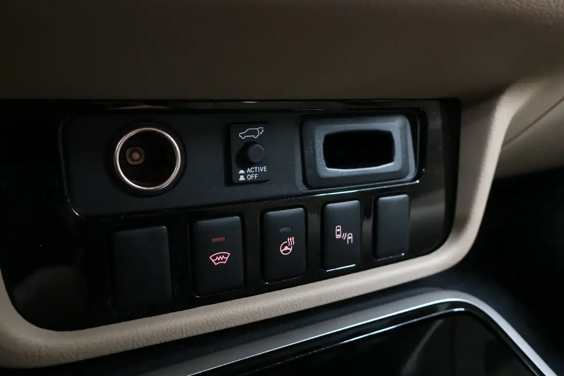 MITSUBISHI OUTLANDER