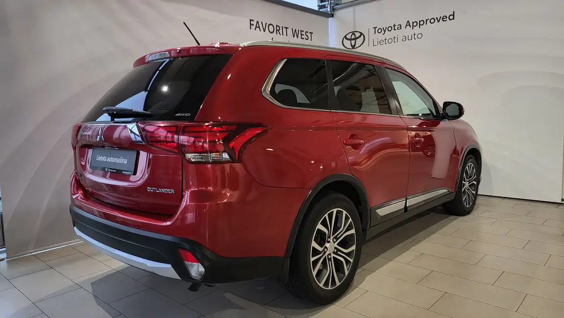 MITSUBISHI OUTLANDER
