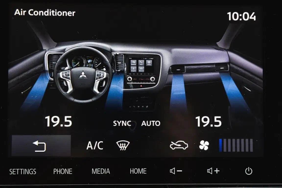 MITSUBISHI OUTLANDER