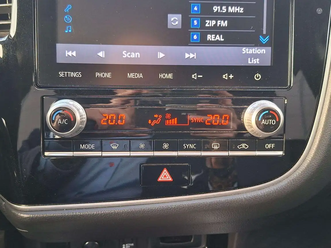 MITSUBISHI OUTLANDER