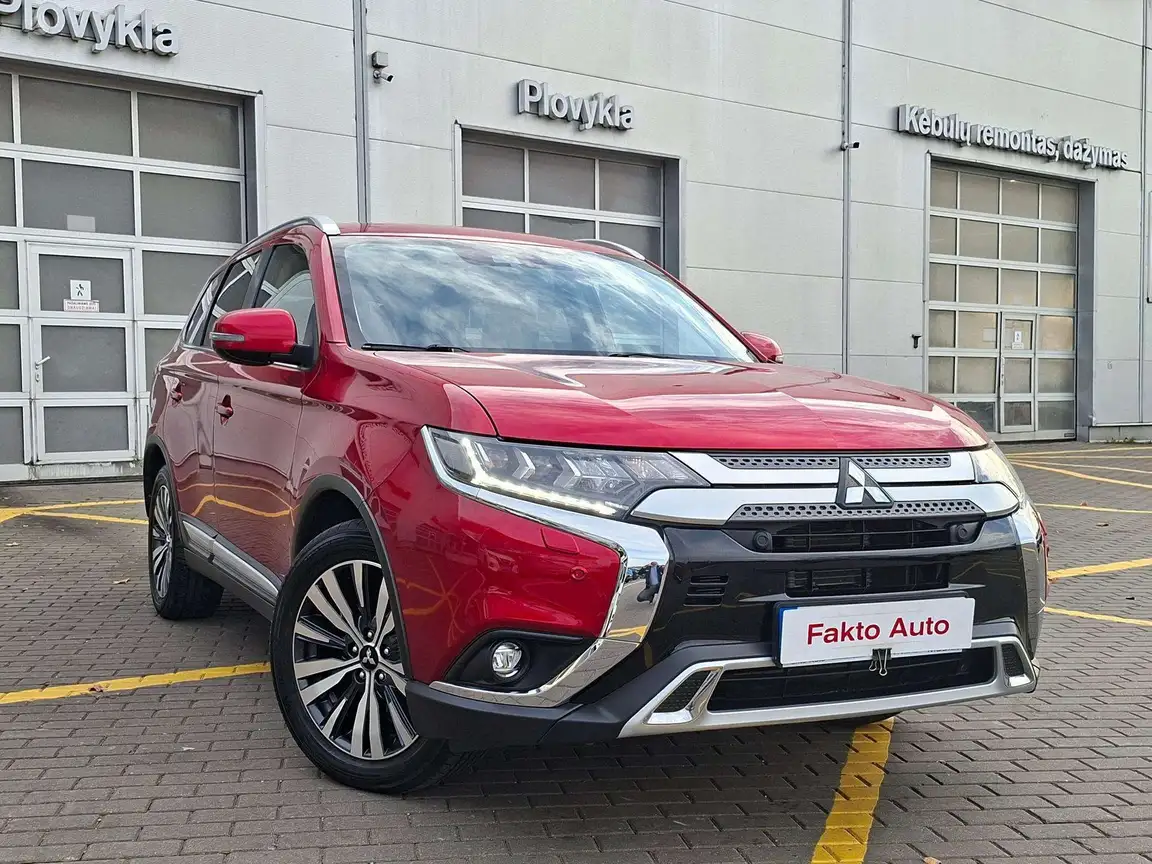 MITSUBISHI OUTLANDER