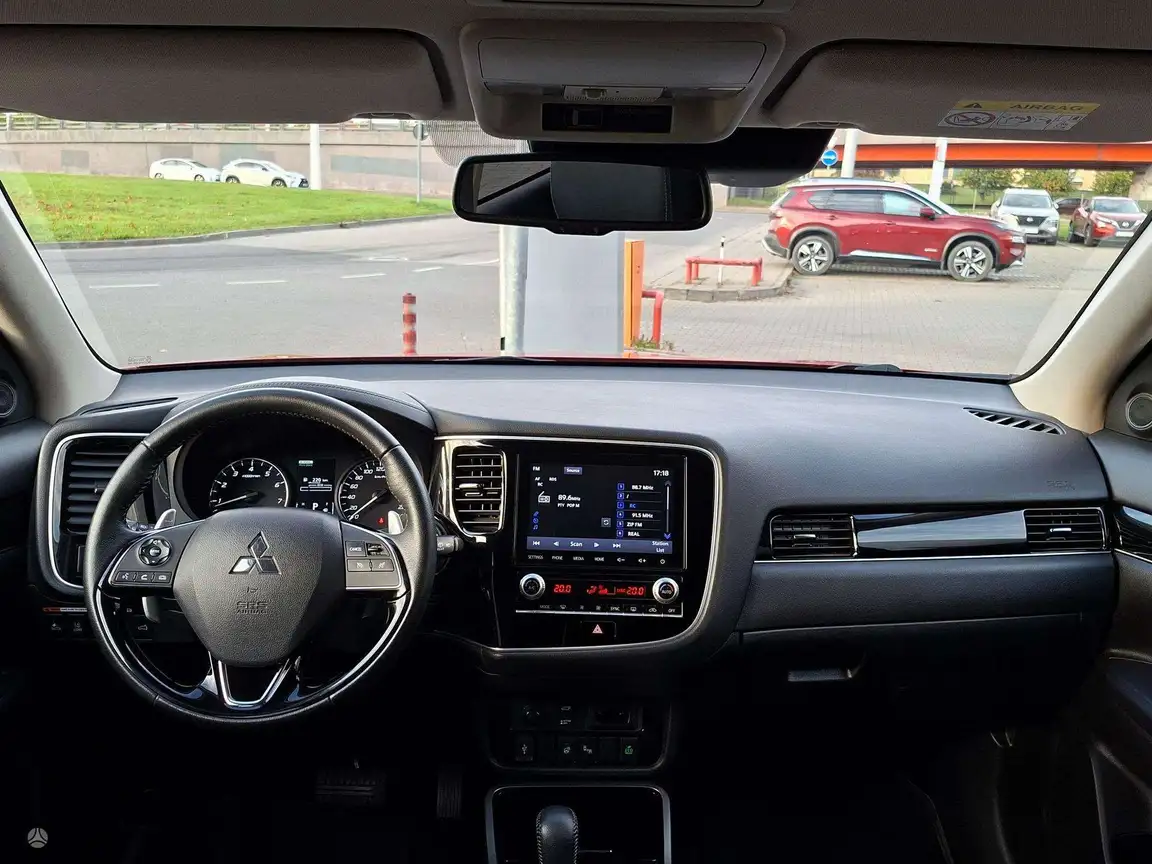 MITSUBISHI OUTLANDER