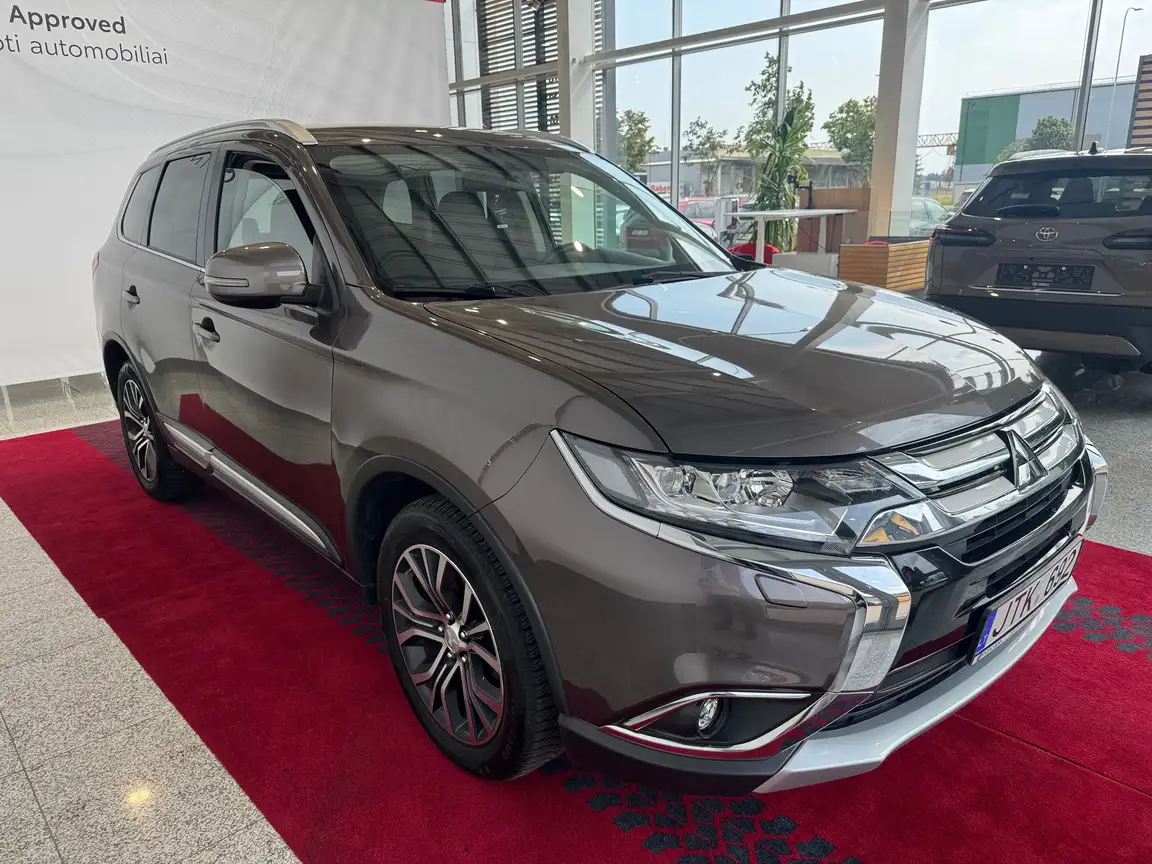 MITSUBISHI OUTLANDER