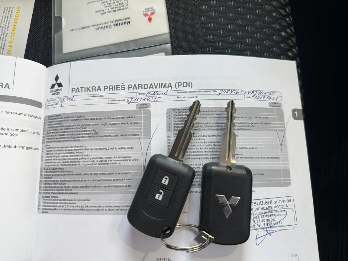 MITSUBISHI OUTLANDER