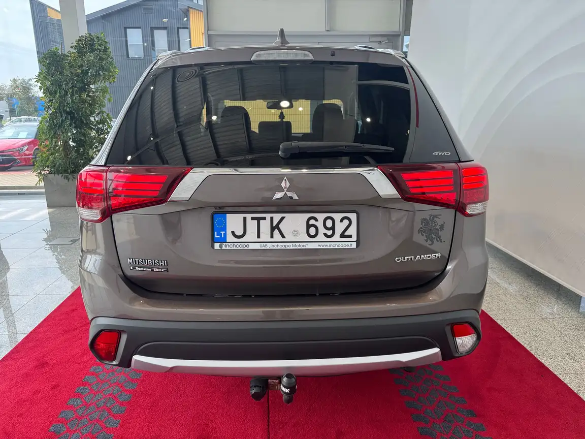MITSUBISHI OUTLANDER