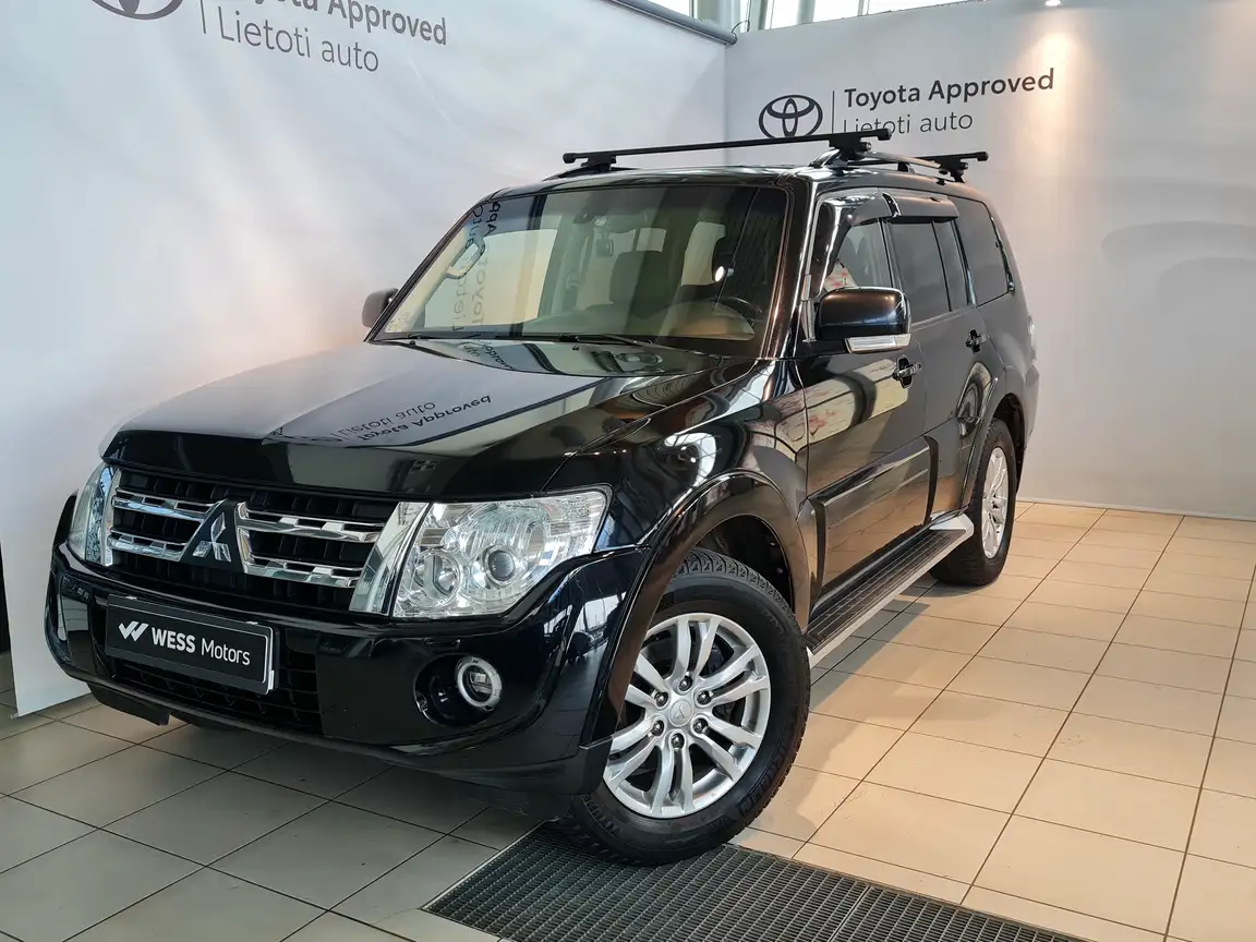 MITSUBISHI PAJERO