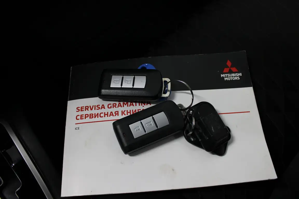 MITSUBISHI SPACE STAR