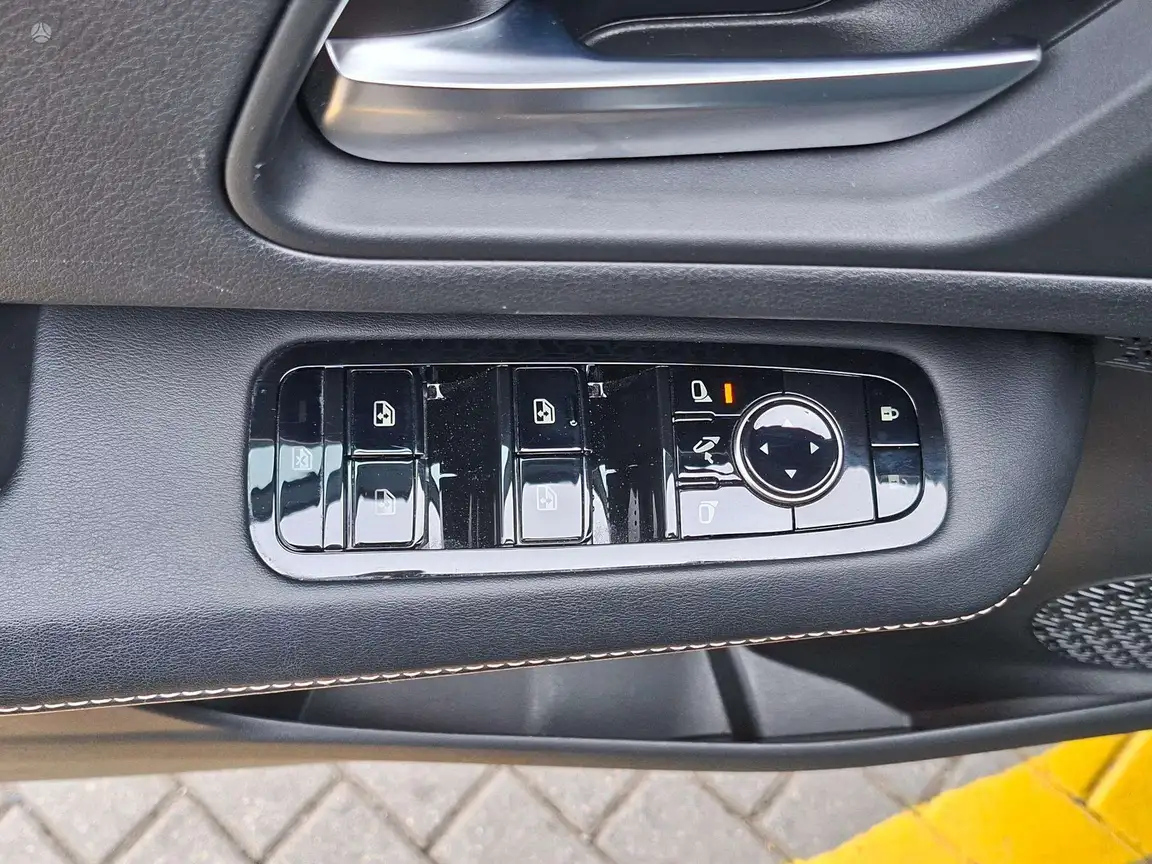 NISSAN ARIYA