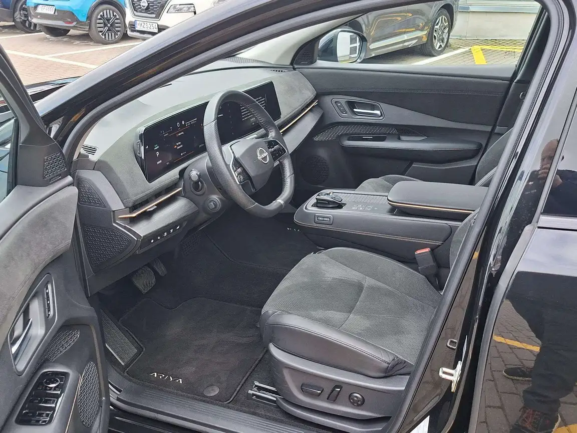 NISSAN ARIYA
