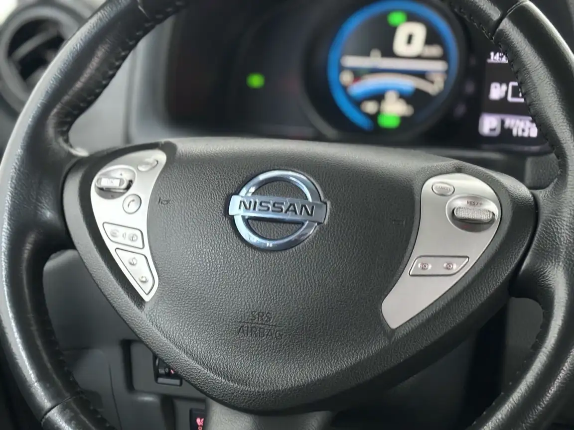 NISSAN NV