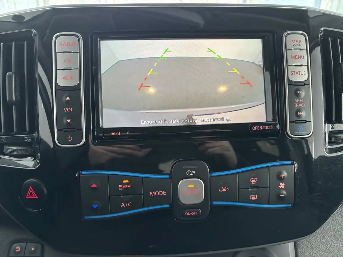 NISSAN NV
