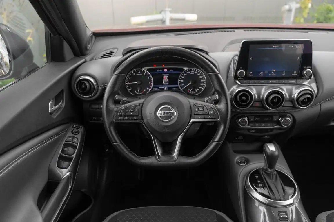 NISSAN JUKE