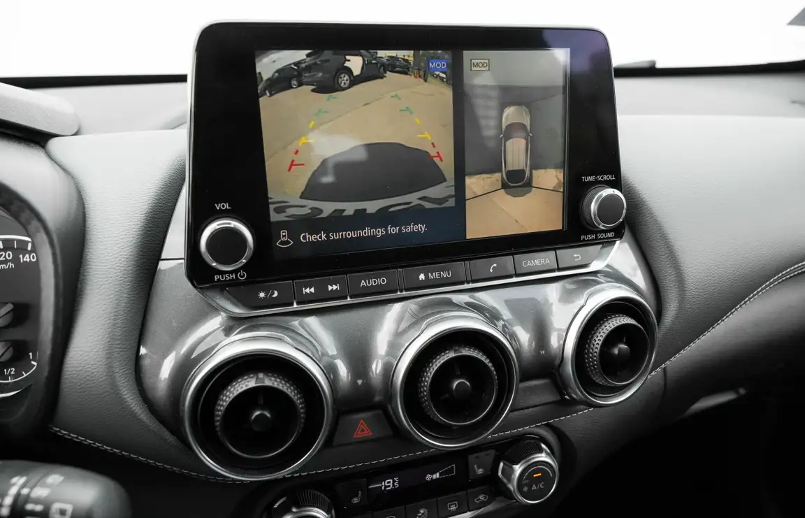 NISSAN JUKE