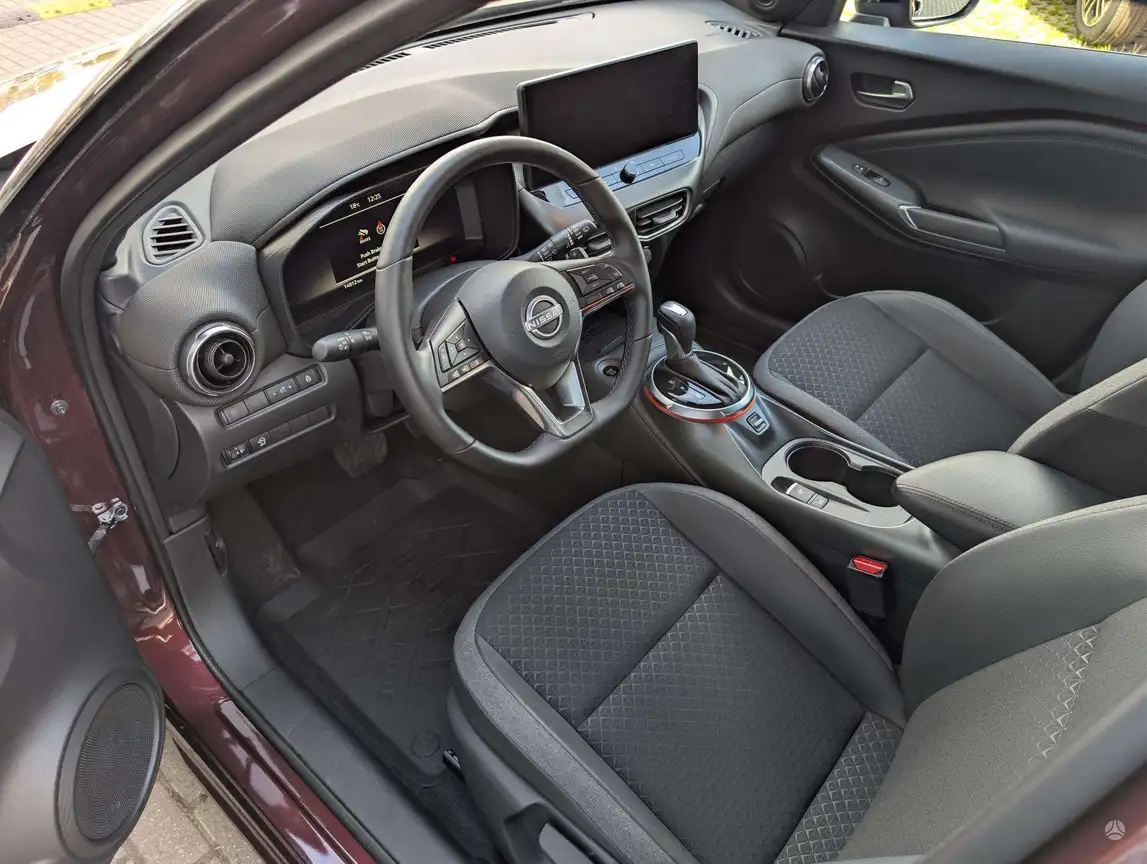 NISSAN JUKE