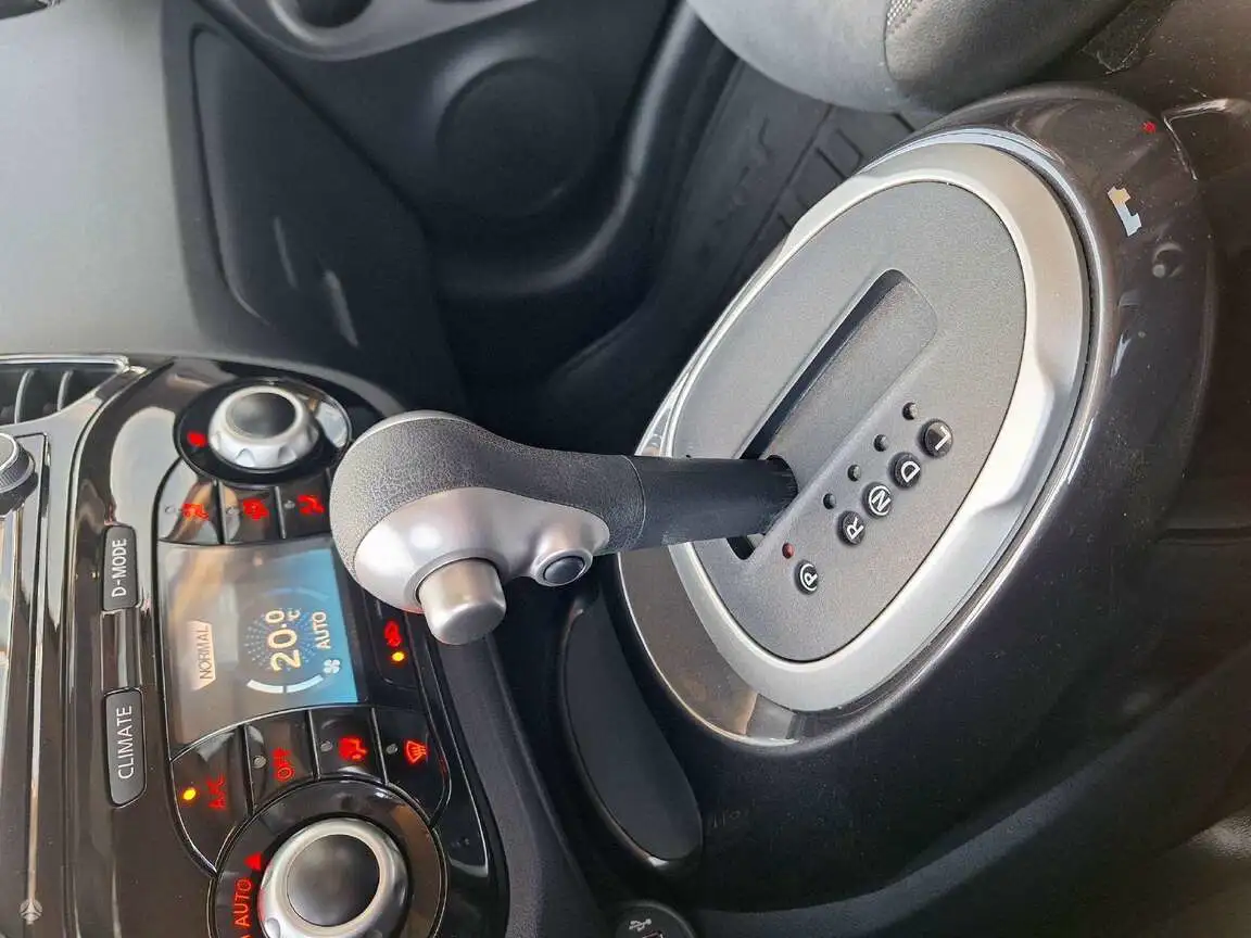 NISSAN JUKE