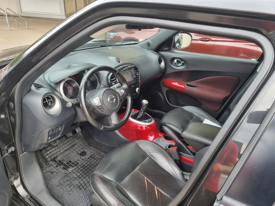 NISSAN JUKE