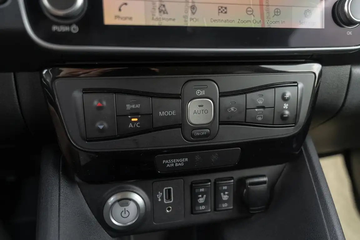 NISSAN LEAF