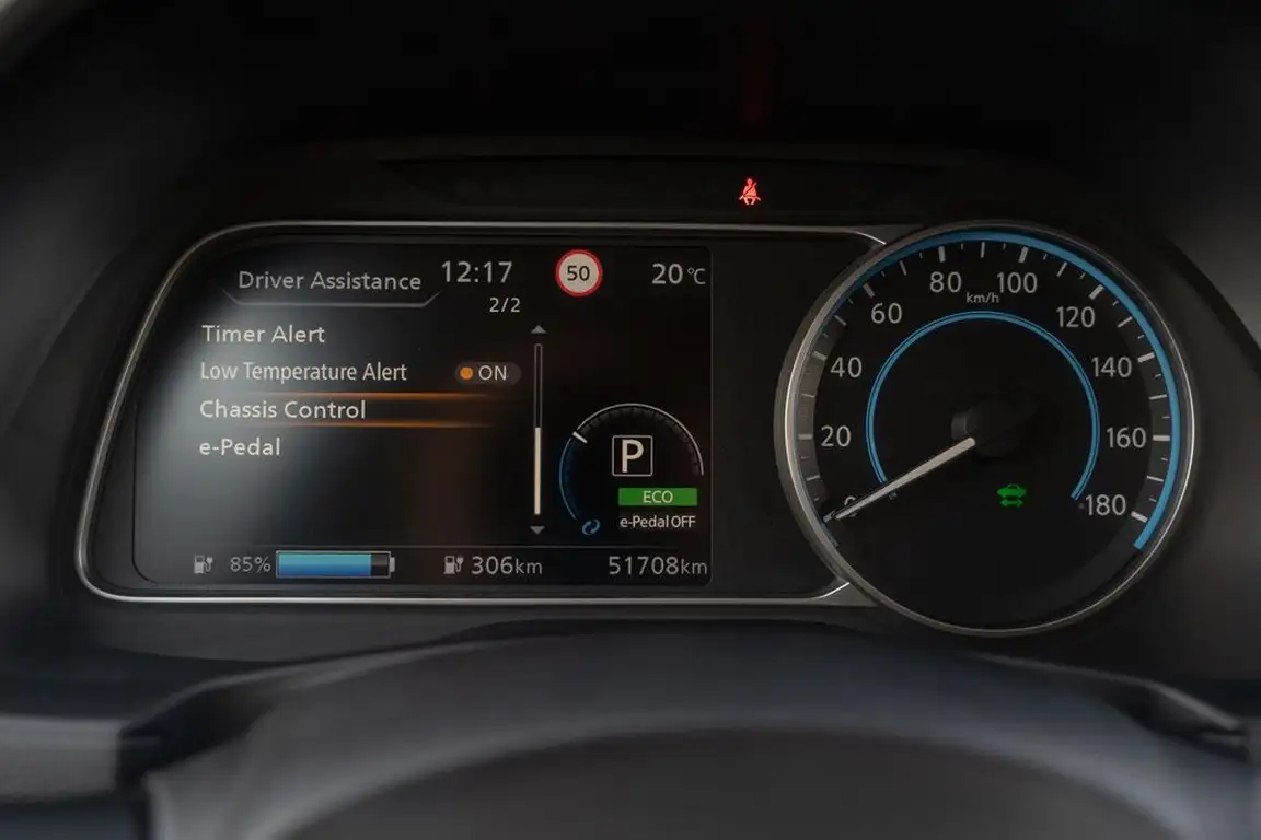 NISSAN LEAF