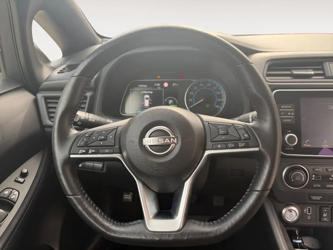 NISSAN LEAF