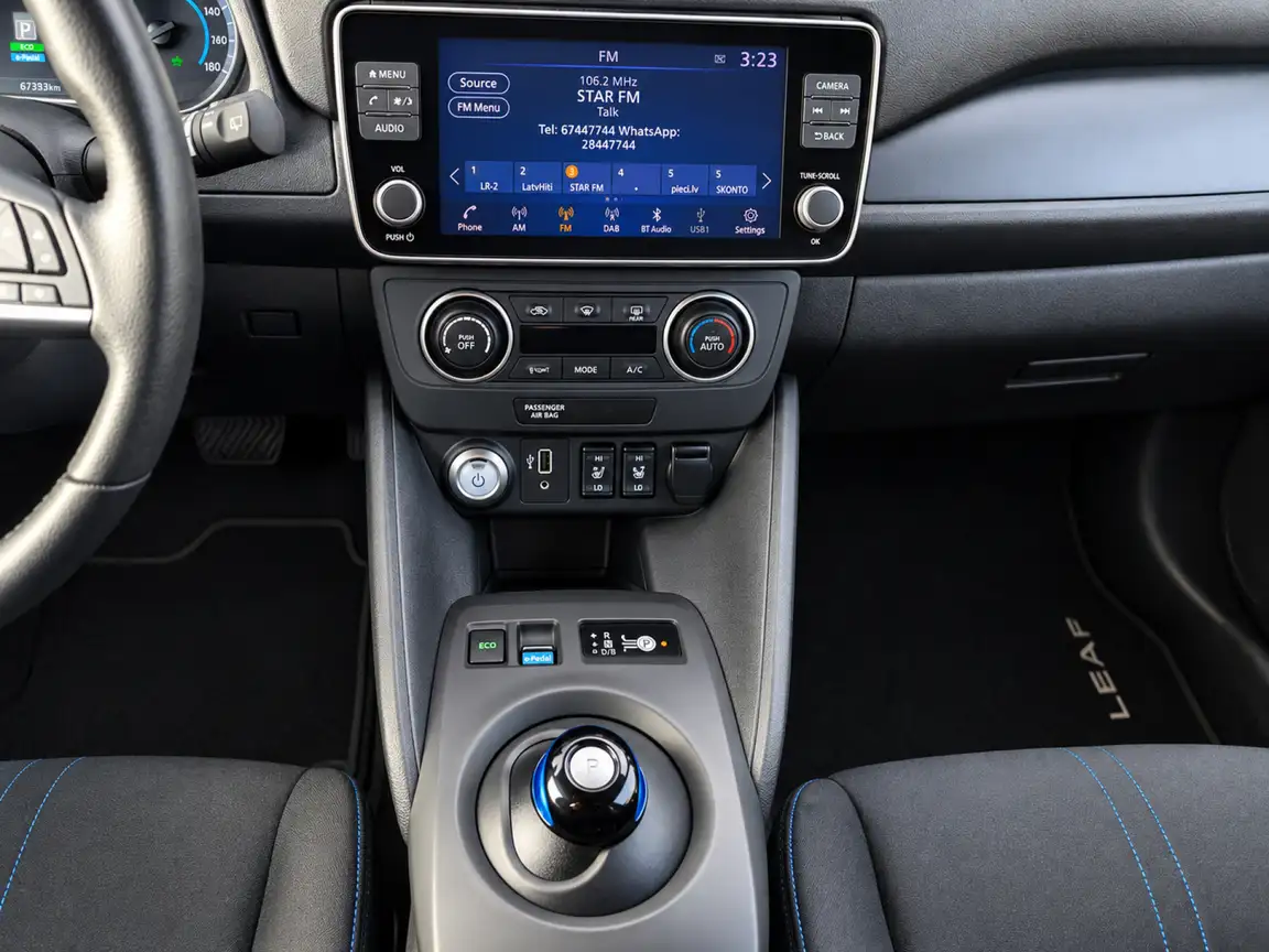NISSAN LEAF