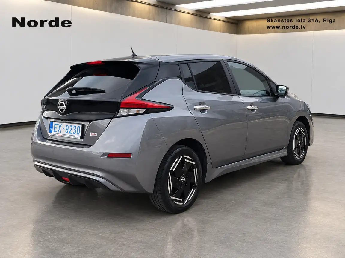 NISSAN LEAF