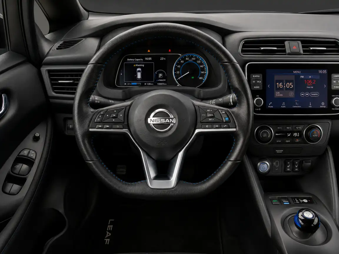 NISSAN LEAF