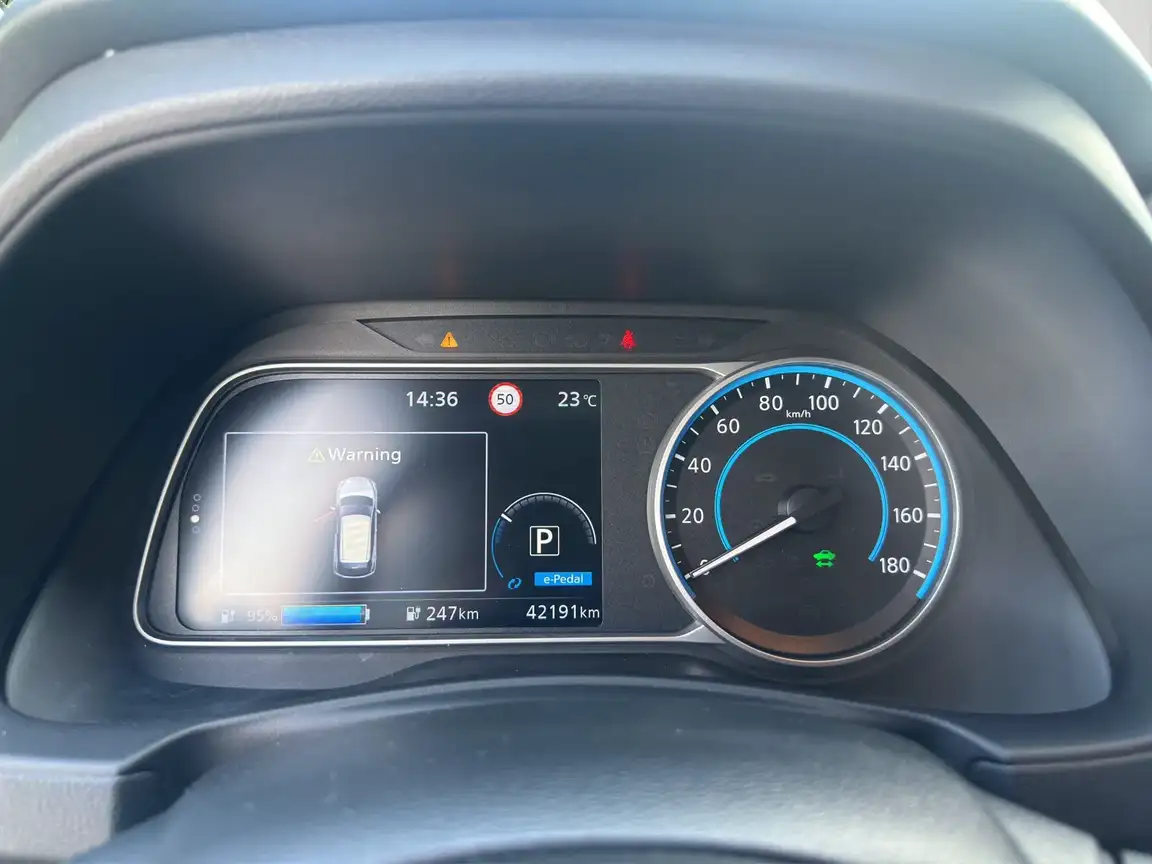 NISSAN LEAF