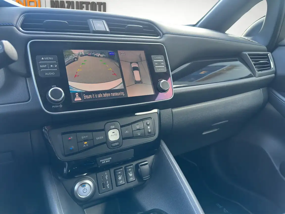 NISSAN LEAF