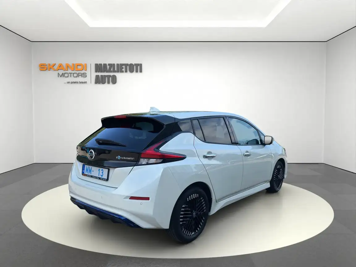 NISSAN LEAF
