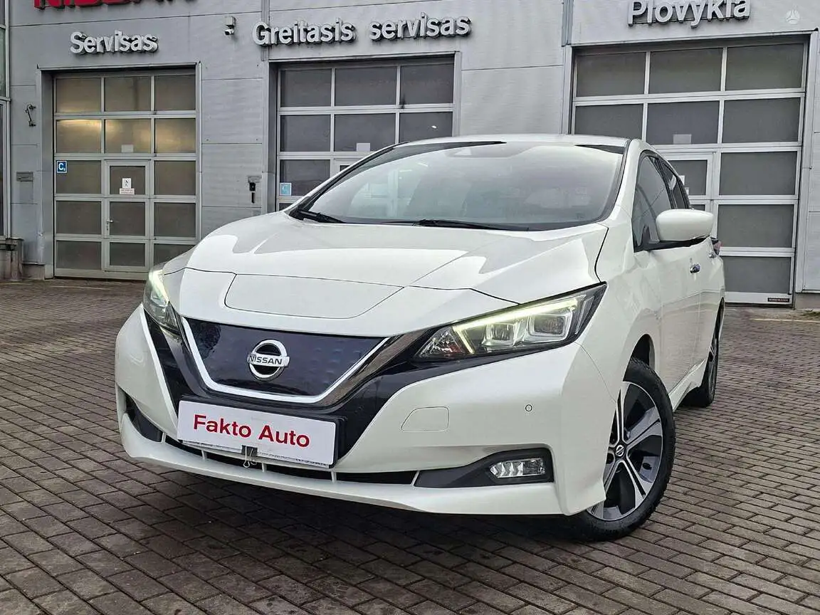 NISSAN LEAF
