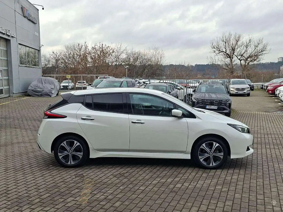 NISSAN LEAF