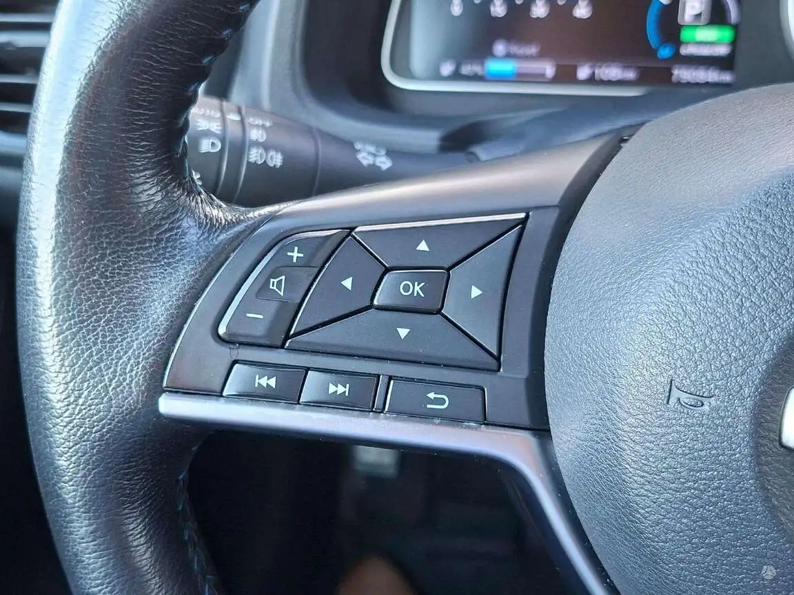 NISSAN LEAF