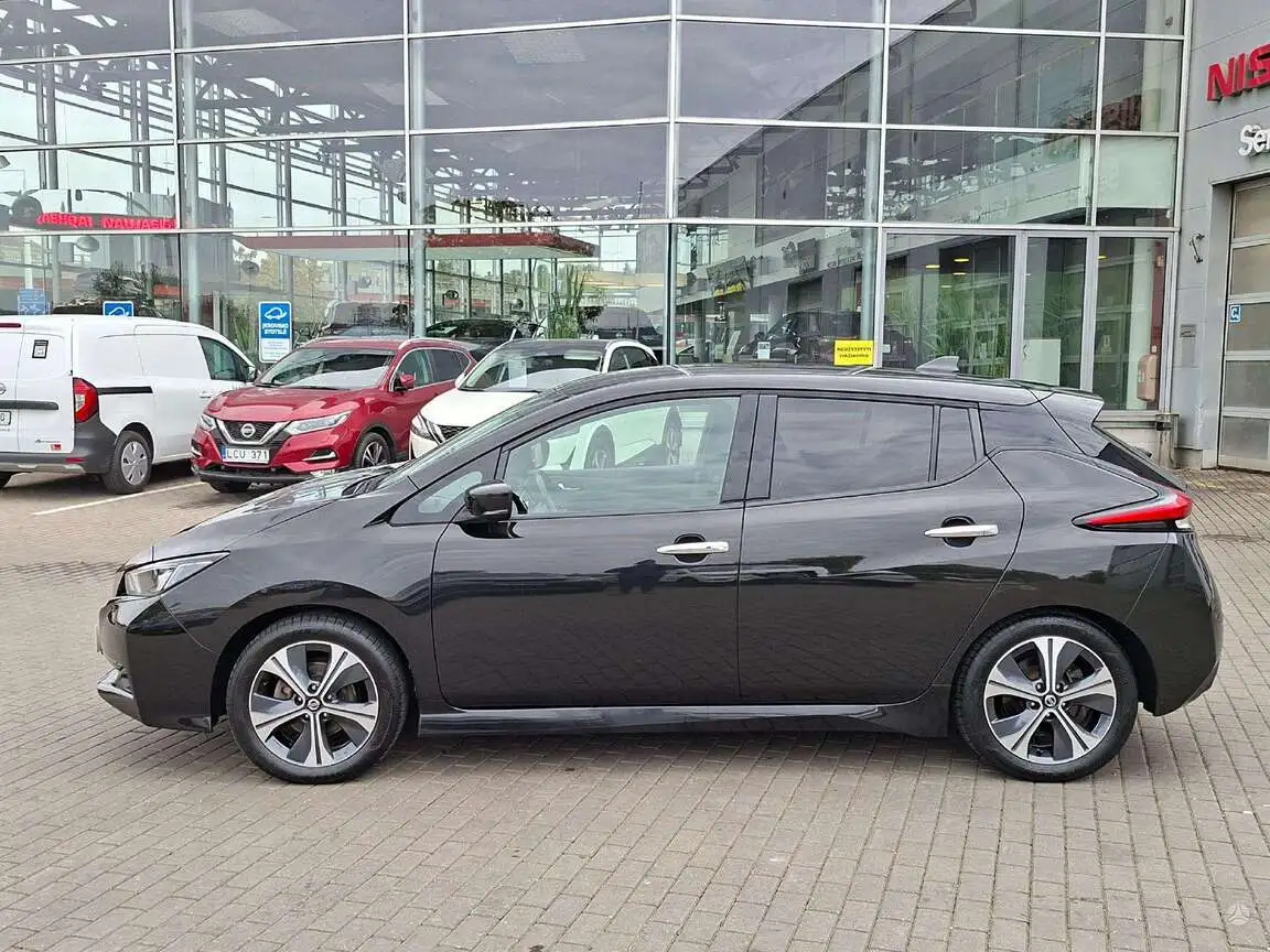NISSAN LEAF