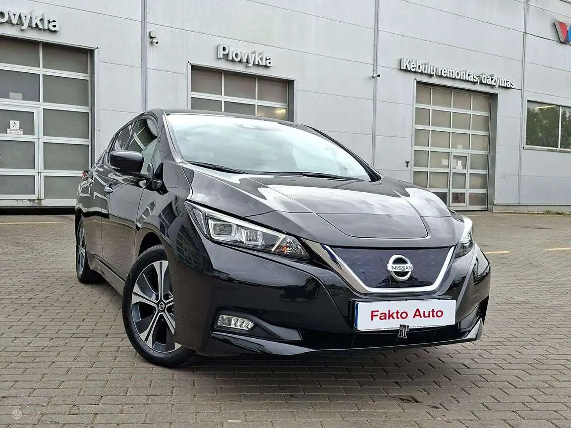 NISSAN LEAF