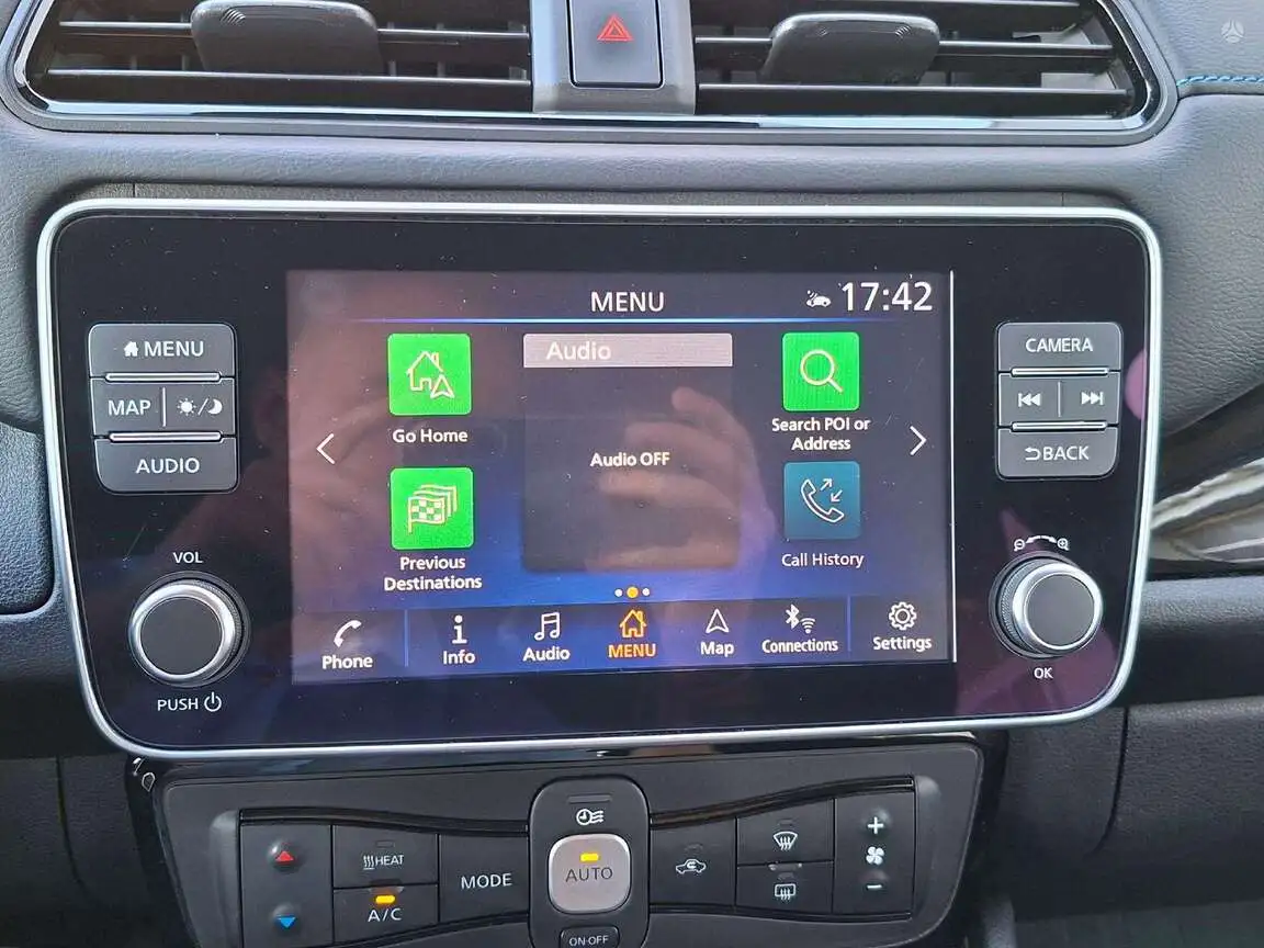 NISSAN LEAF