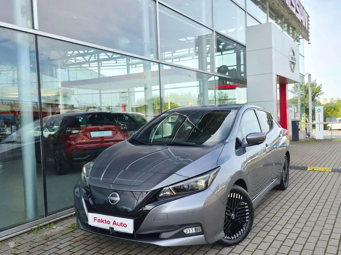 NISSAN LEAF