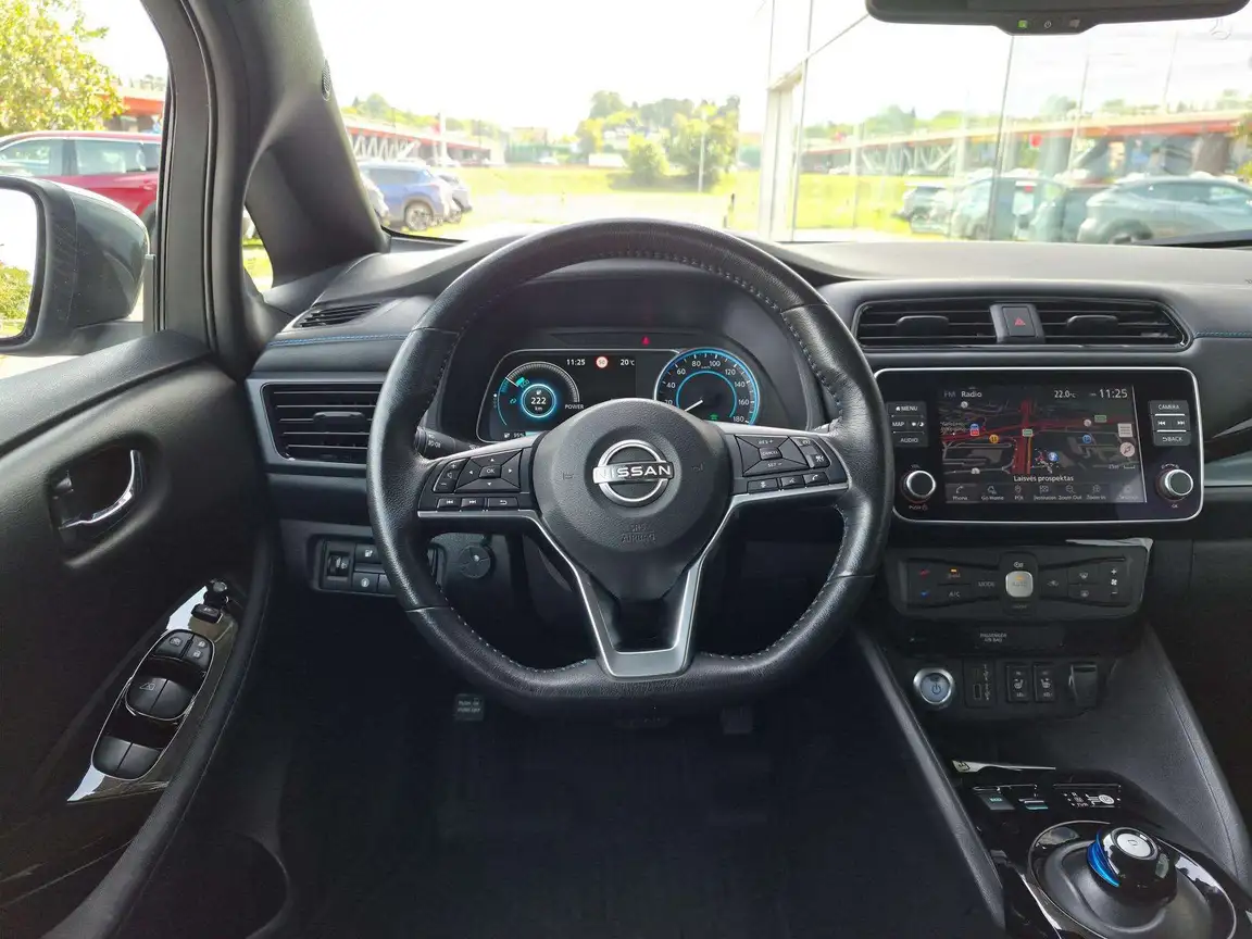 NISSAN LEAF