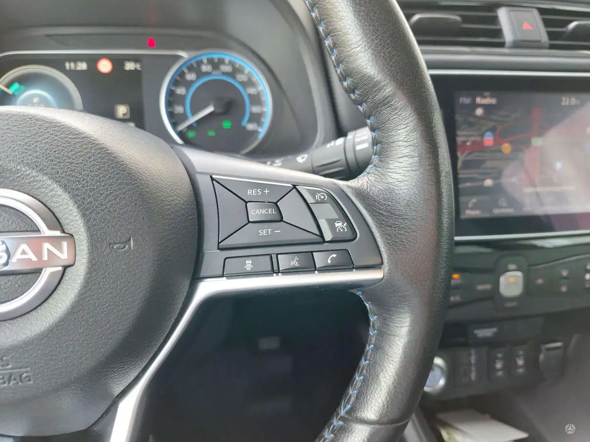 NISSAN LEAF