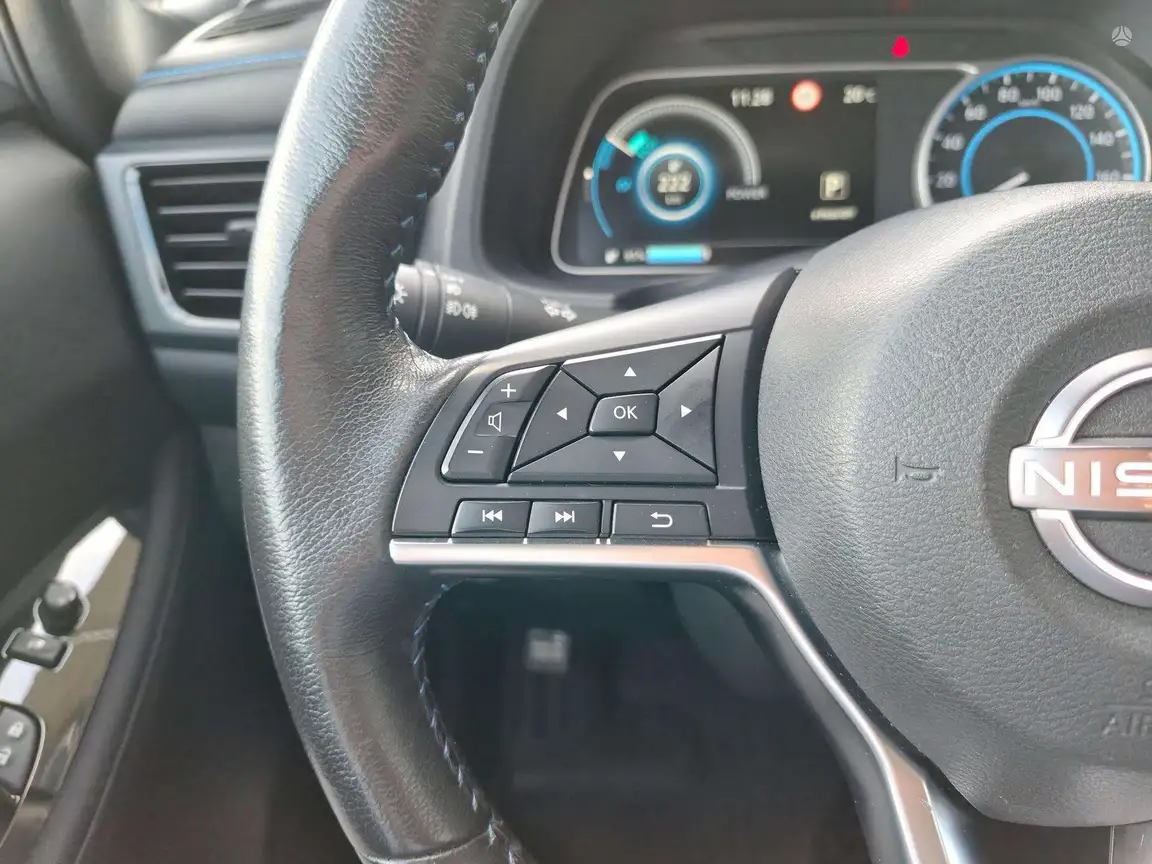 NISSAN LEAF